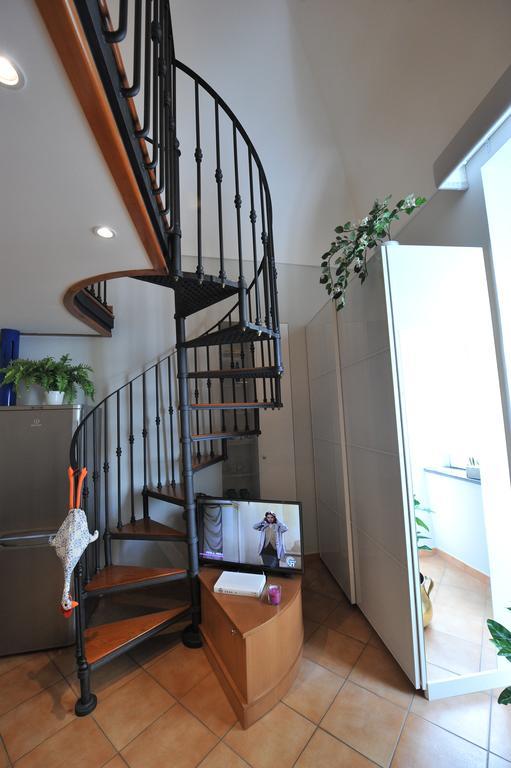 Victor'S House Apartment Сант'Агнело Екстериор снимка