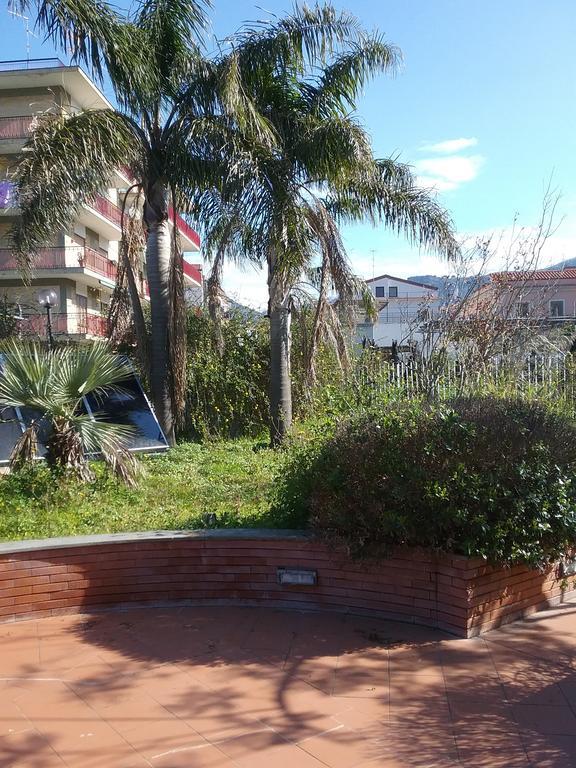 Victor'S House Apartment Сант'Агнело Екстериор снимка