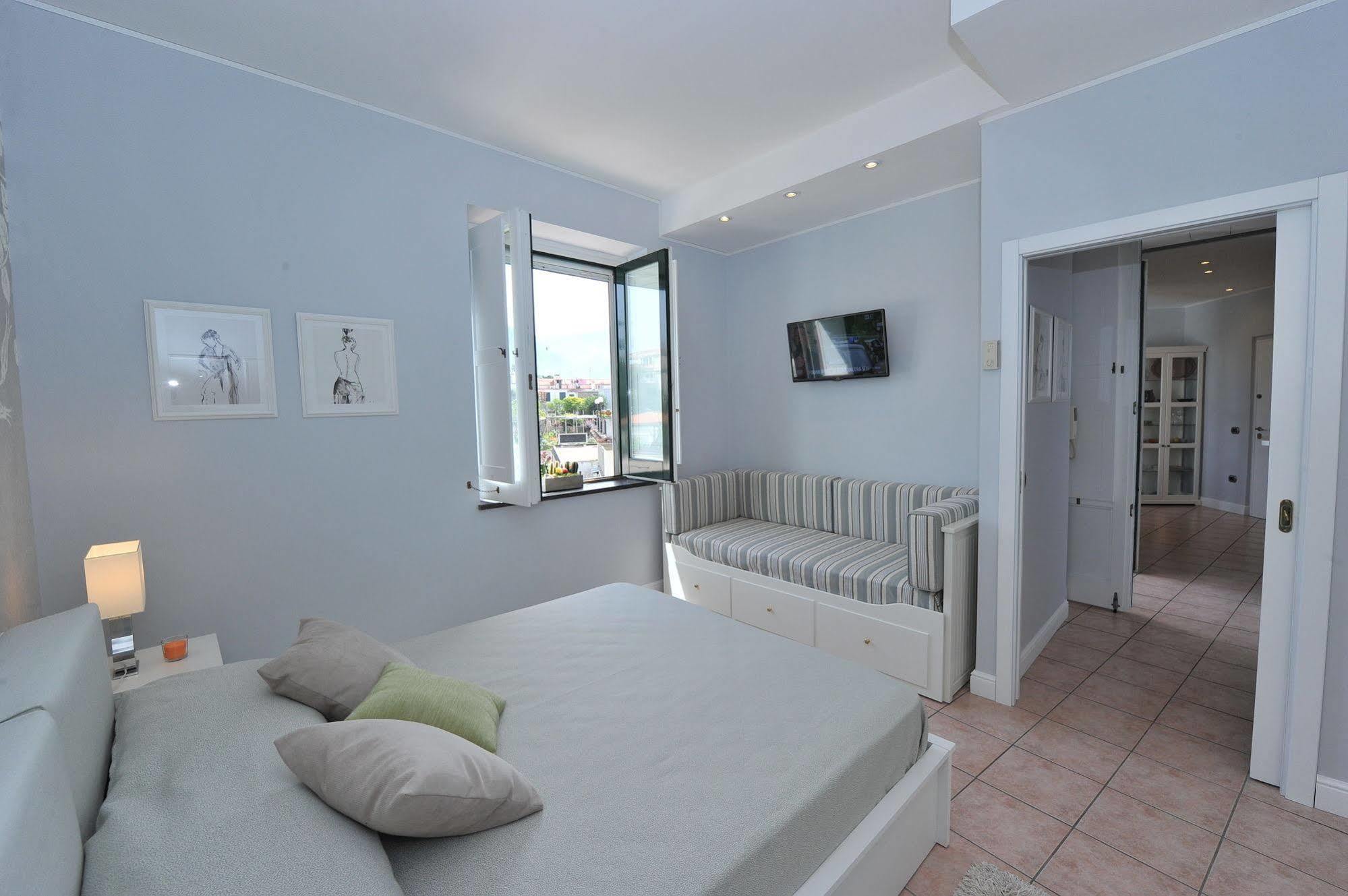 Victor'S House Apartment Сант'Агнело Екстериор снимка
