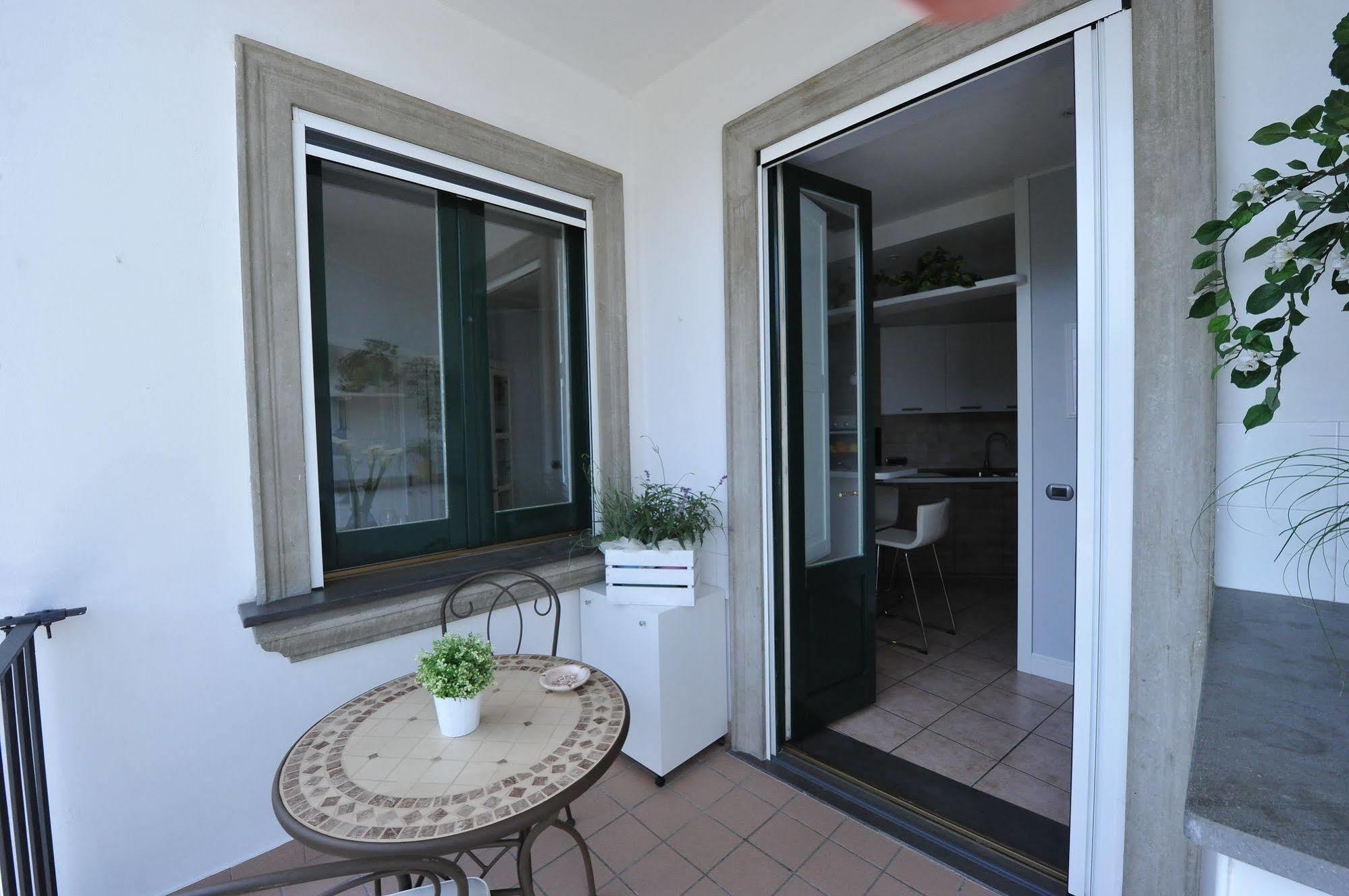 Victor'S House Apartment Сант'Агнело Екстериор снимка