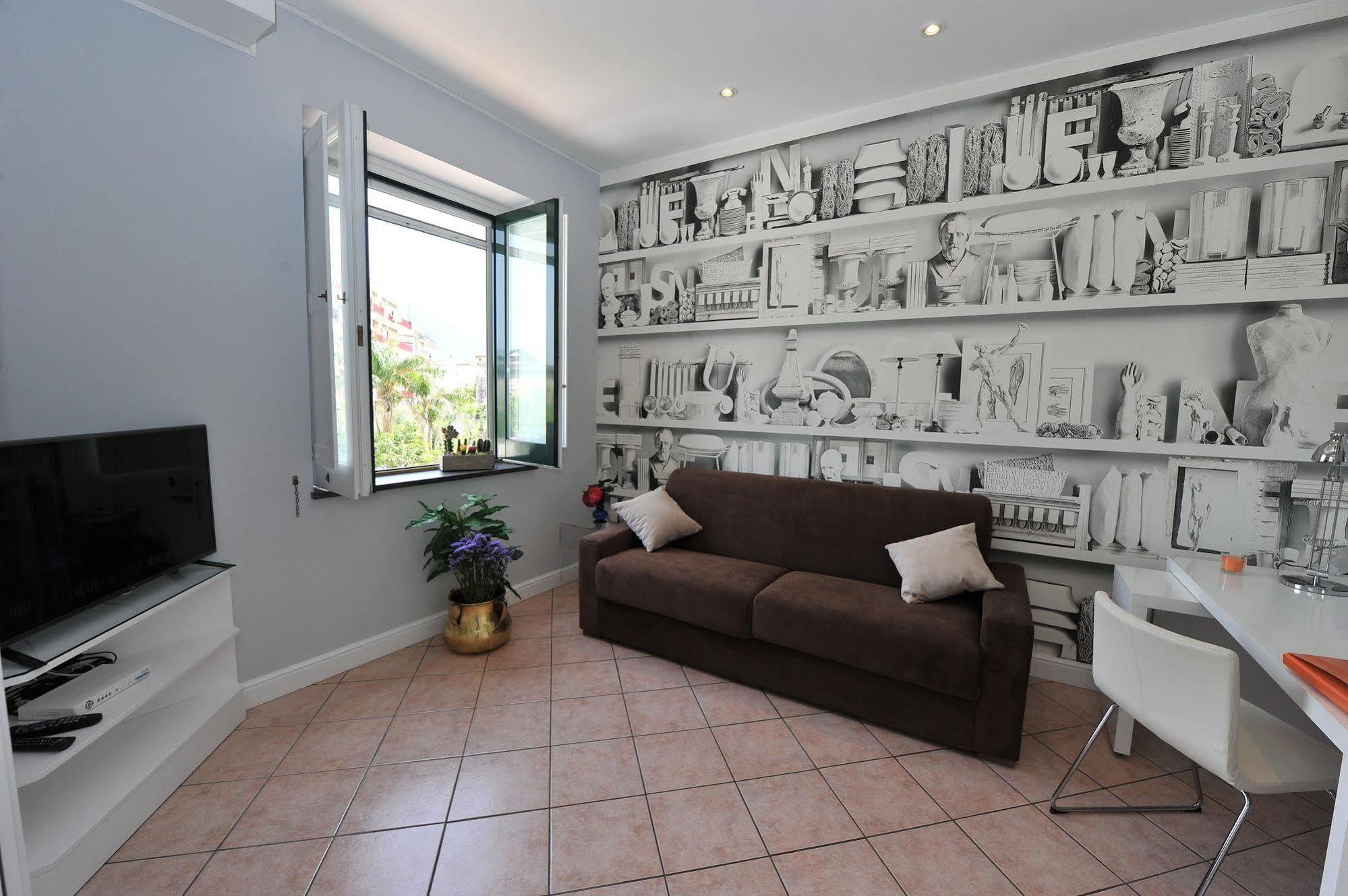 Victor'S House Apartment Сант'Агнело Екстериор снимка