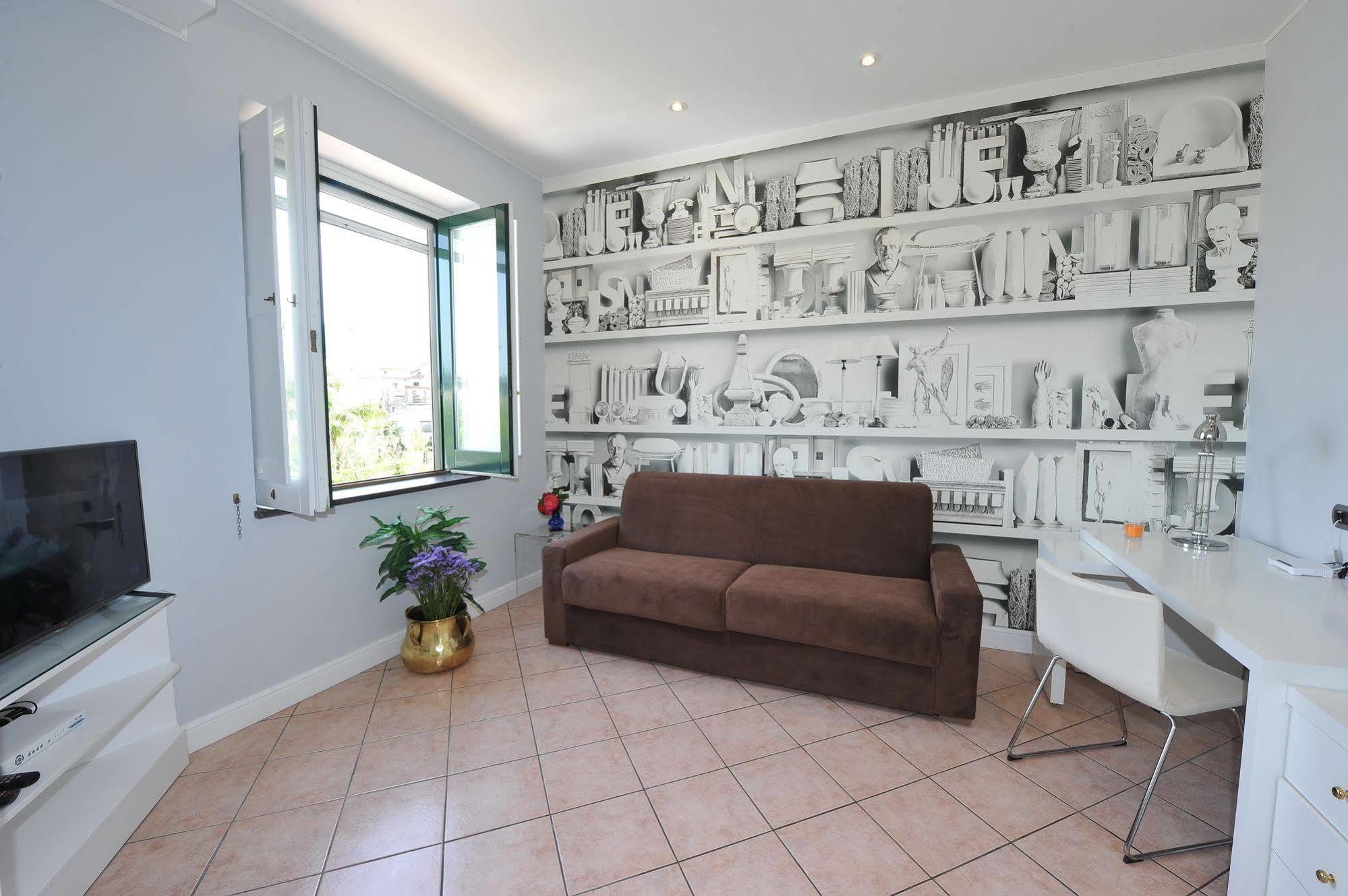Victor'S House Apartment Сант'Агнело Екстериор снимка