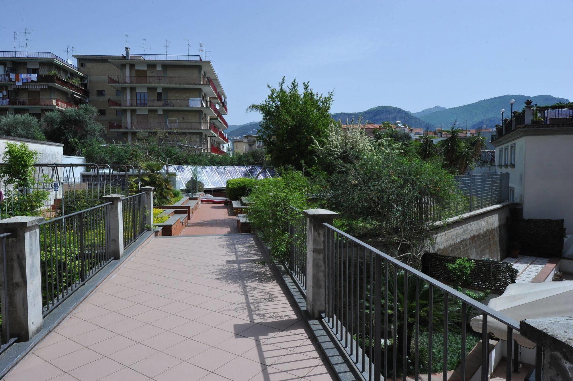 Victor'S House Apartment Сант'Агнело Екстериор снимка